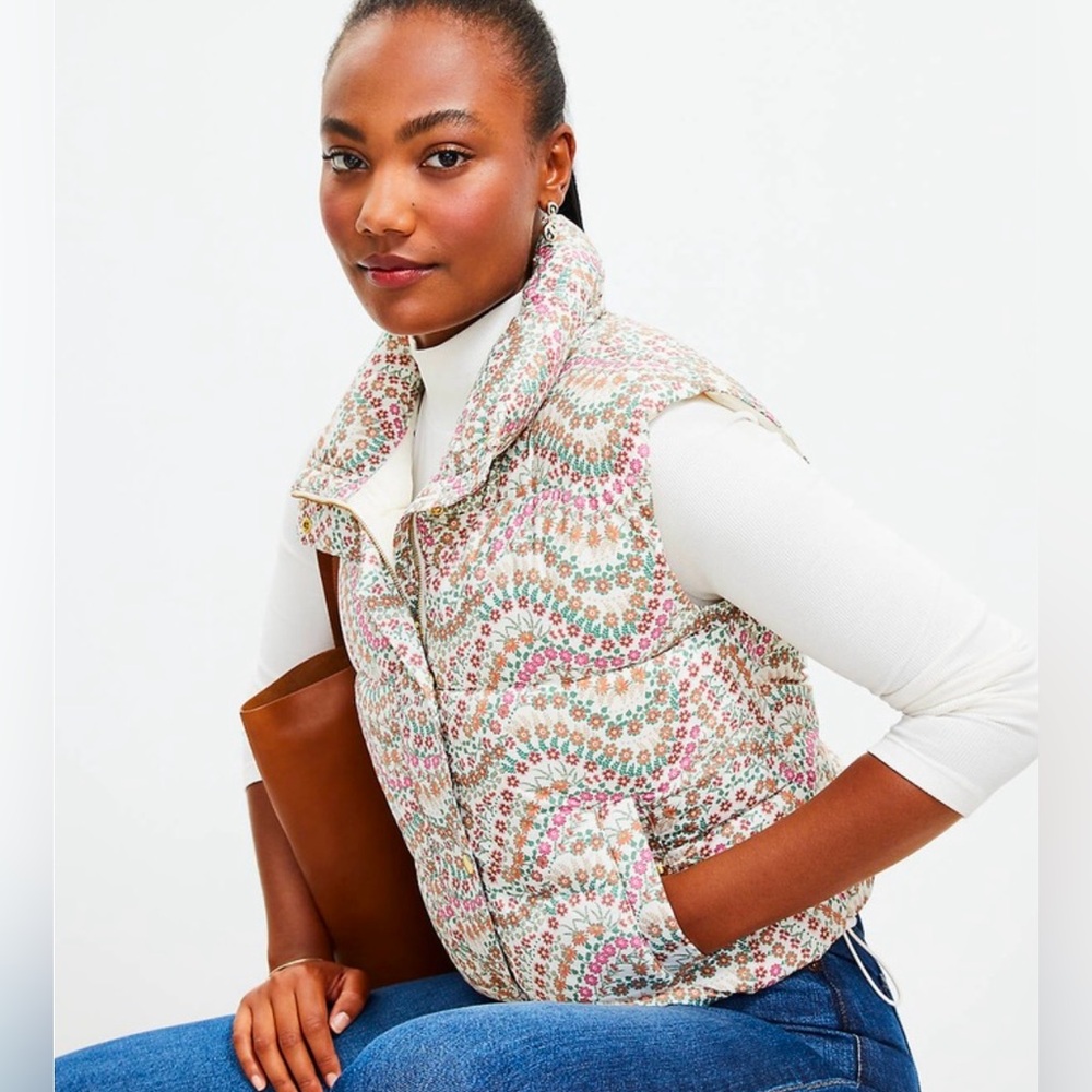 Ann Taylor LOFT floral puffer vest | Size M | multicolor